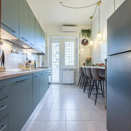 Apartment Don Bosco Metro A Giulio Agricola Rom