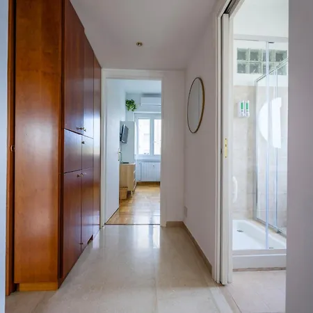 Apartment Don Bosco Metro A Giulio Agricola Rom